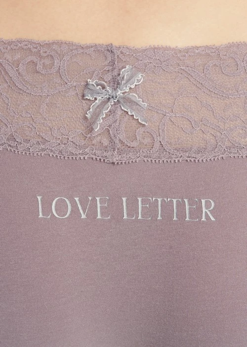 Lover's Whisper．V蕾絲低腰三角內褲(藕紫-情書)