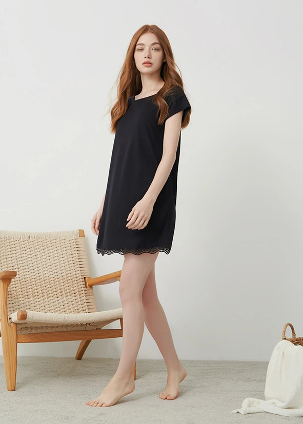 連身_Soft Clouds．蕾絲拼接居家短袖睡衣(沁水藍-愛自己)