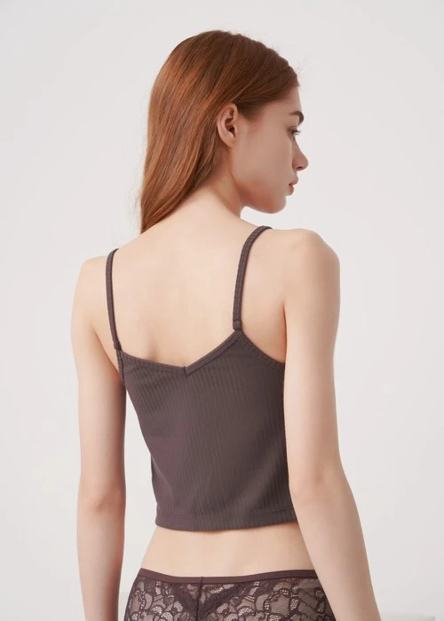 上衣_Soft Clouds．吸濕排汗蕾絲拼接肩帶罩杯睡衣(鳶尾紫)