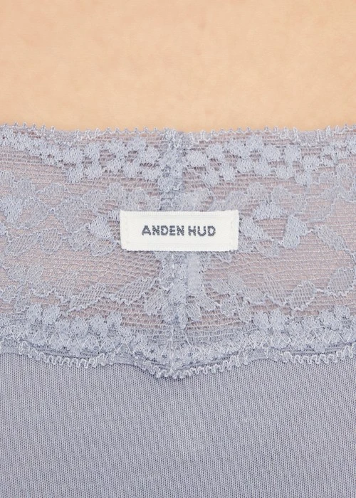 經典純色．V蕾絲低腰三角內褲（丁香灰紫）