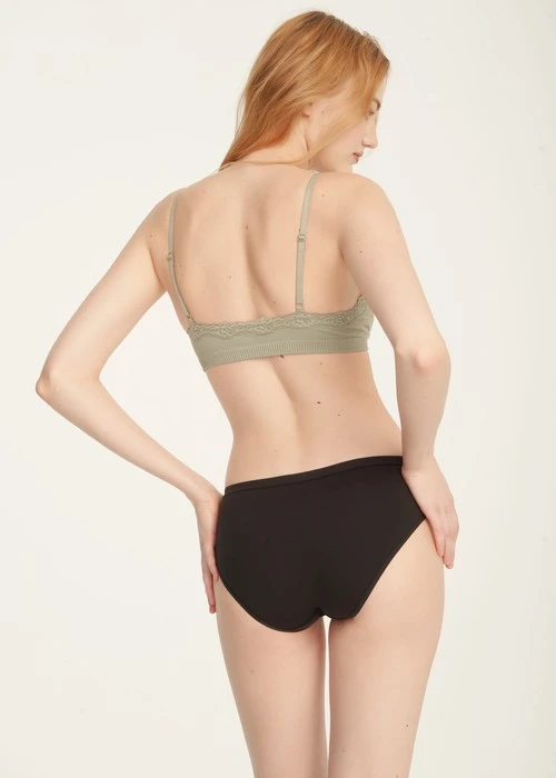 經典純色．緊帶中腰三角內褲(薰粉紫)