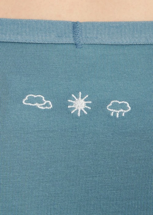 大人未滿．高腰三角內褲（海霧藍-刺繡天氣）