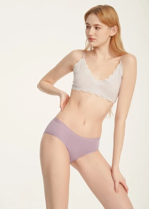 經典純色．緊帶中腰三角內褲(薰粉紫)