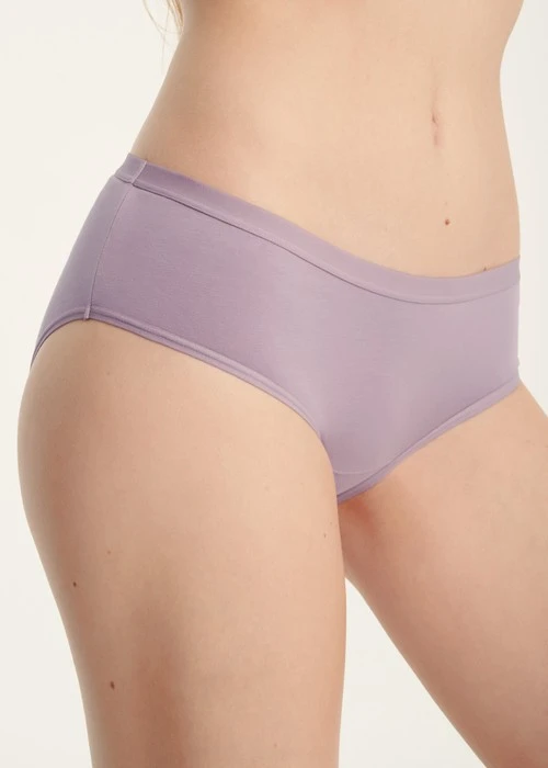 經典純色．緊帶中腰三角內褲(薰粉紫)