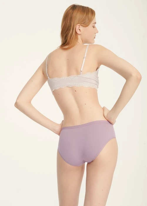 經典純色．緊帶中腰三角內褲(薰粉紫)