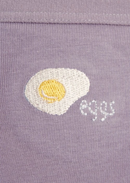 Forever Young．緊帶中腰三角內褲（薰粉紫-刺繡荷包蛋）