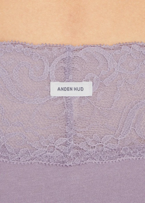 經典純色．V蕾絲中腰三角內褲(丁香灰紫)