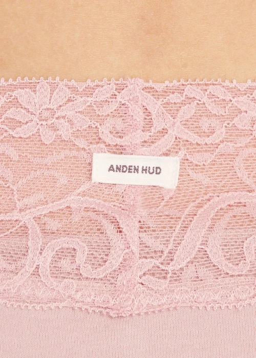 經典純色．V蕾絲中腰三角內褲（罌栗粉）