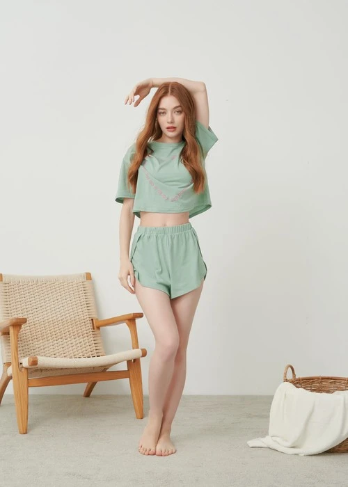 上衣_Soft Clouds．吸濕排汗圓領落肩短版上衣(風暴灰-Club)