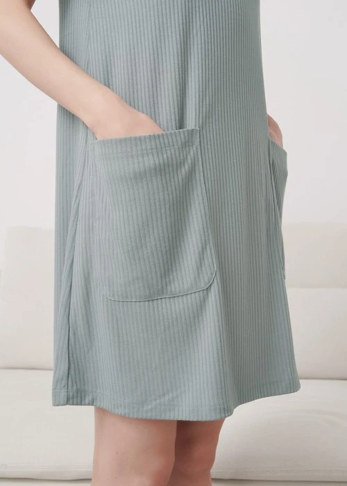 連身_Soft Clouds．吸濕排汗A-Line短袖口袋睡衣(鐵灰綠)