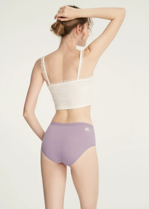 XXL 抗菌系列．緊帶高腰三角內褲(薰粉紫-刺繡荷包蛋)