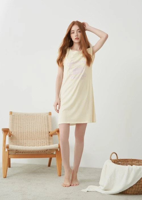 連身_Soft Clouds．短袖爬線罩杯睡衣(豆米-Great)