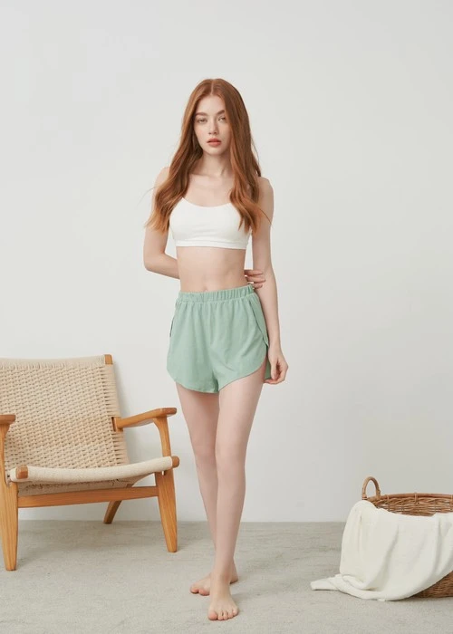 下身_Soft Clouds．吸濕排汗褲脇大叉居家短褲(風暴灰)