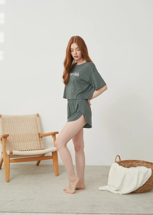 下身_Soft Clouds．吸濕排汗褲脇大叉居家短褲(風暴灰)