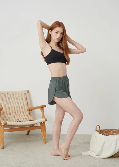 下身_Soft Clouds．吸濕排汗褲脇大叉居家短褲(風暴灰)