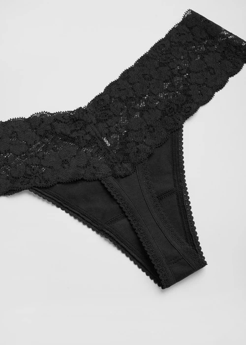 經典純色．V蕾絲丁字褲(黑)