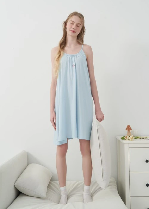 連身_愛麗絲系列．吸濕排汗蝴蝶結肩帶睡衣(夢幻藍-刺繡小牡蠣)