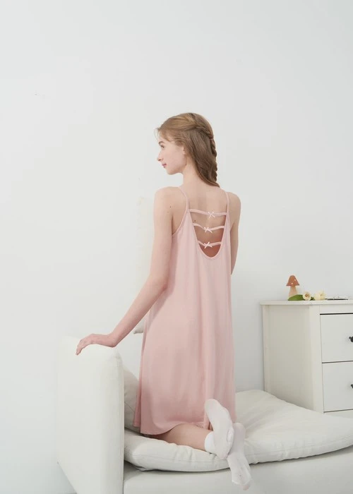 連身_愛麗絲系列．吸濕排汗蝴蝶結肩帶睡衣(夢幻藍-刺繡小牡蠣)