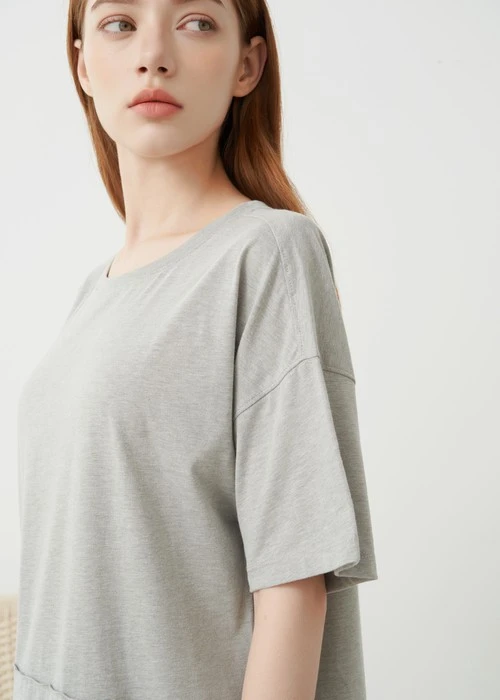 連身_Soft Clouds．圓領不收邊短袖睡衣(星系藍-刺繡雲朵)