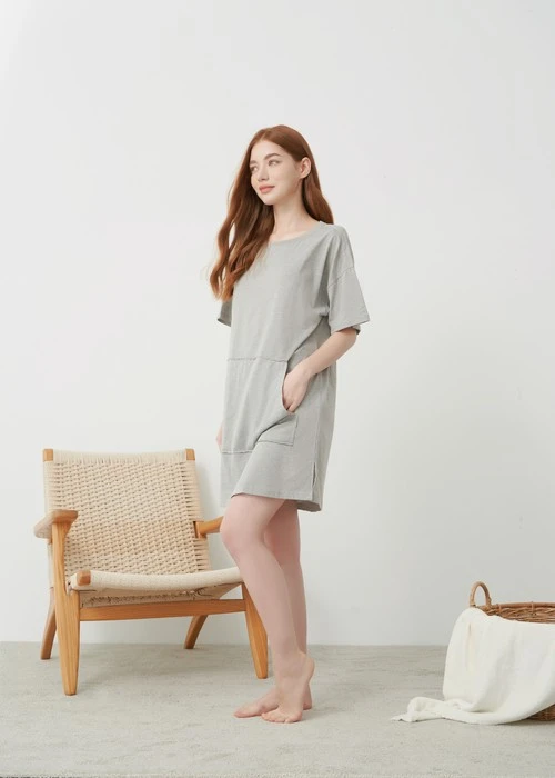 連身_Soft Clouds．圓領不收邊短袖睡衣(星系藍-刺繡雲朵)