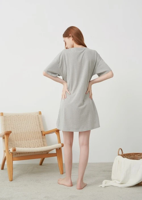 連身_Soft Clouds．圓領不收邊短袖睡衣(星系藍-刺繡雲朵)