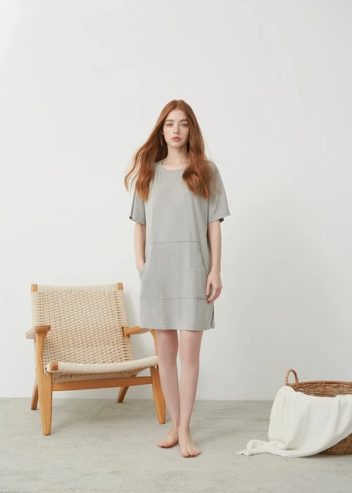 連身_Soft Clouds．圓領不收邊短袖睡衣(星系藍-刺繡雲朵)