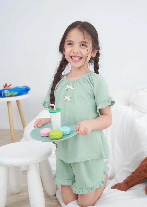 兒童成套_Sunlight Sky．吸濕排汗拉格蘭短袖荷葉上衣(淺灰綠)