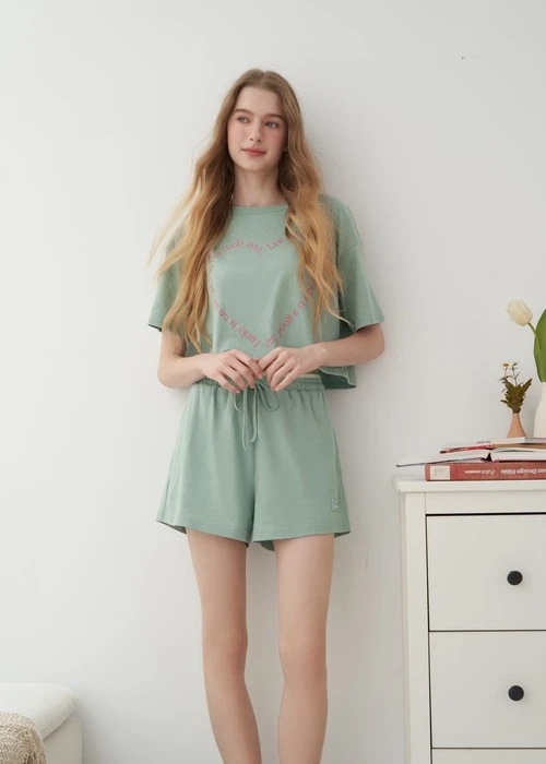 下身_Soft Clouds．吸濕排汗雙腰頭綁帶反摺短褲(淺灰綠)