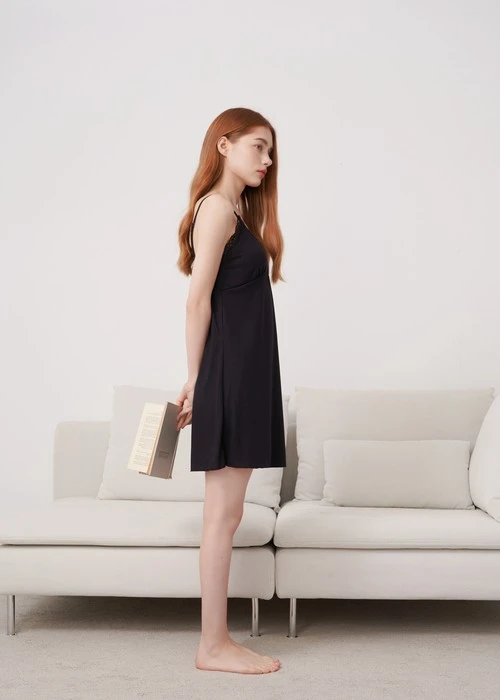 連身_Soft Clouds．蕾絲拼接肩帶罩杯睡衣(淡桃粉)