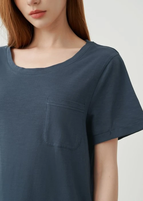 連身_Soft Clouds．純棉反摺短袖口袋開叉睡衣(隱夜藍)