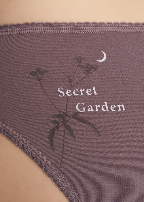 春日輕吻．花邊低腰三角內褲(風信紫-線條海芋)