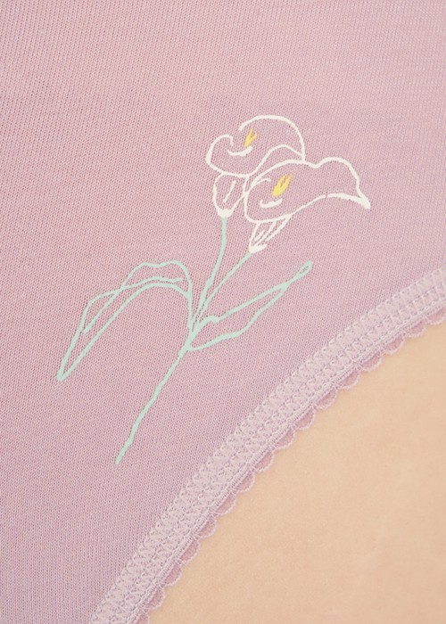 春日輕吻．花邊低腰三角內褲(風信紫-線條海芋)