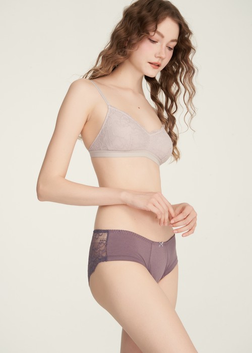 經典純色．後片訂製蕾絲中腰三角內褲(雨霧紫)