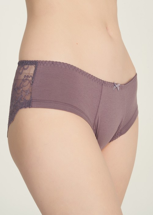 經典純色．後片訂製蕾絲中腰三角內褲（雨霧紫）
