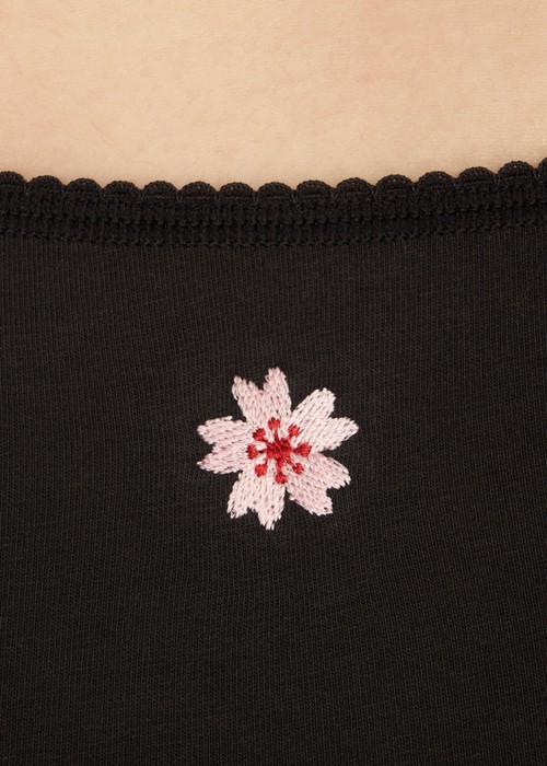 Flower Valley．花邊高腰三角內褲（黑-刺繡小櫻花）