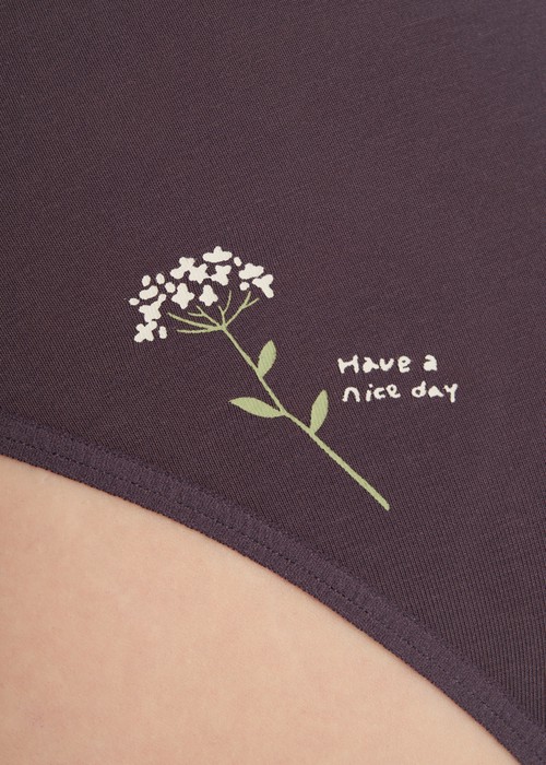 春日輕吻．細邊中腰三角內褲(黛紫-滿天星)