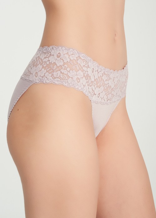 冰絲涼感抗菌．抓皺蕾絲中腰三角內褲（雲灰紫）