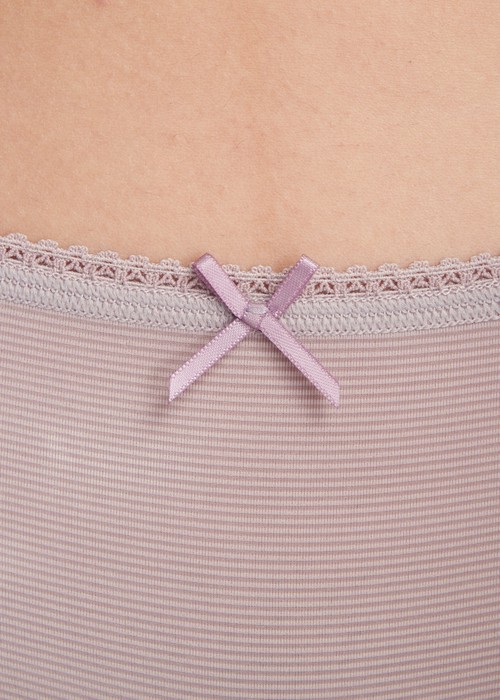 XXL 冰絲涼感抗菌．花邊中腰三角內褲（雲灰紫）