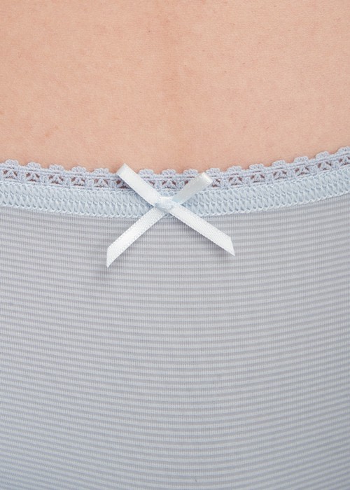 冰絲涼感抗菌．花邊中腰三角內褲（天際藍）