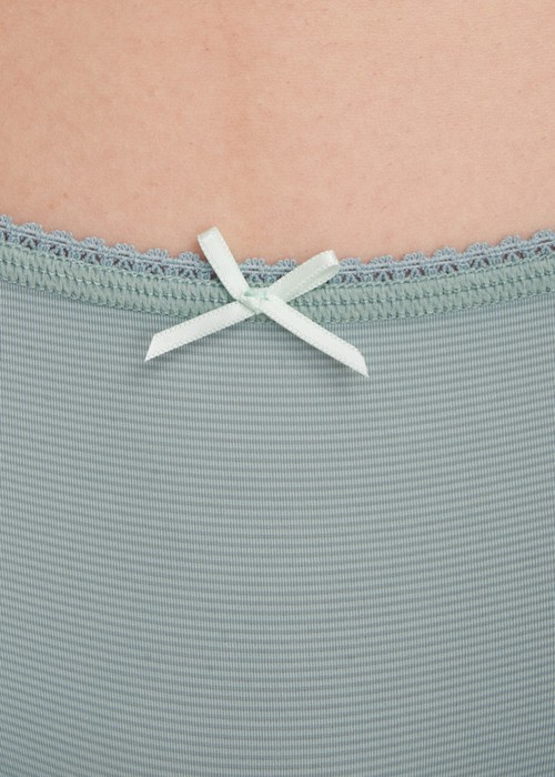 冰絲涼感抗菌．花邊中腰三角內褲(天際藍)