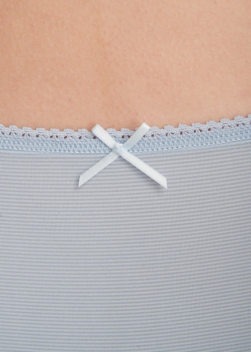 XXL 冰絲涼感抗菌．花邊高腰三角內褲(雲灰紫)