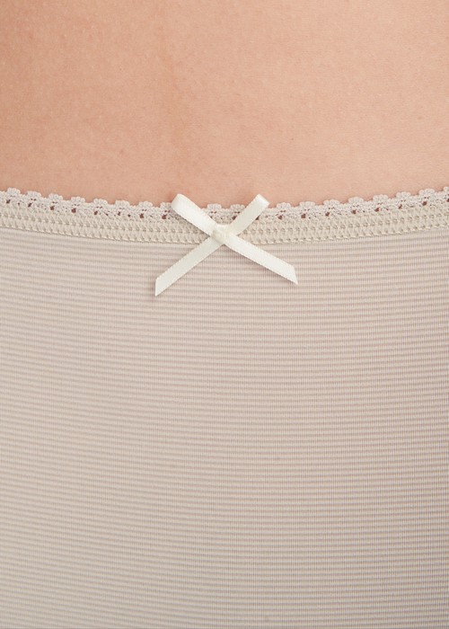 XXL 冰絲涼感抗菌．花邊高腰三角內褲(雲灰紫)