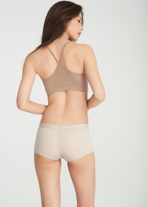 冰絲涼感抗菌．親膚中腰平口內褲(冰島綠)