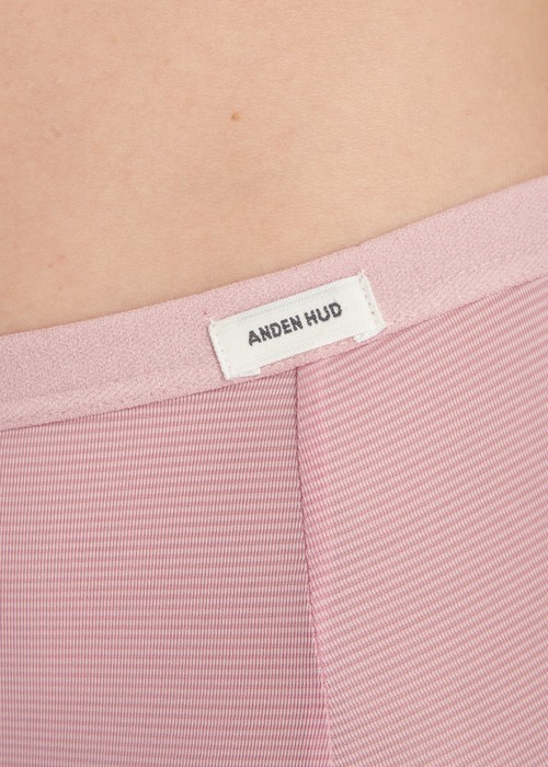 冰絲涼感抗菌．中腰三角內褲（微風粉）