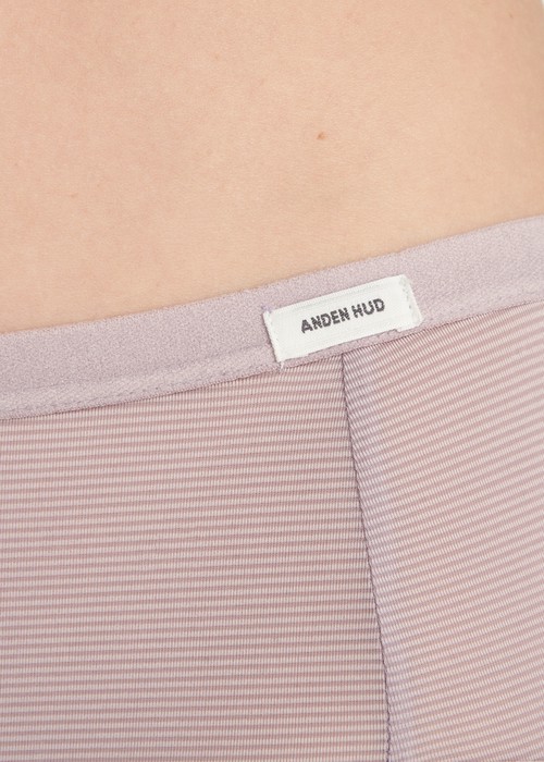 冰絲涼感抗菌．中腰三角內褲（雲灰紫）