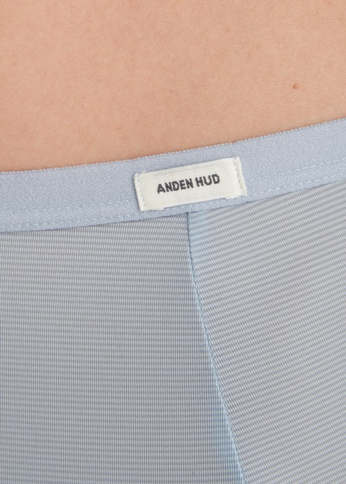 冰絲涼感抗菌．高腰三角內褲（天際藍）