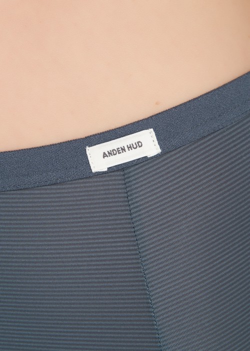 冰絲涼感抗菌．高腰三角內褲（冰川藍）