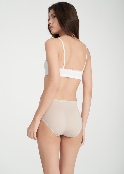 冰絲涼感抗菌．高腰三角內褲(冰島綠)