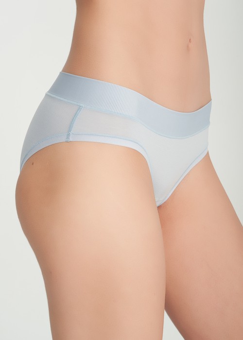 冰絲涼感抗菌．親膚中腰三角內褲（天際藍）