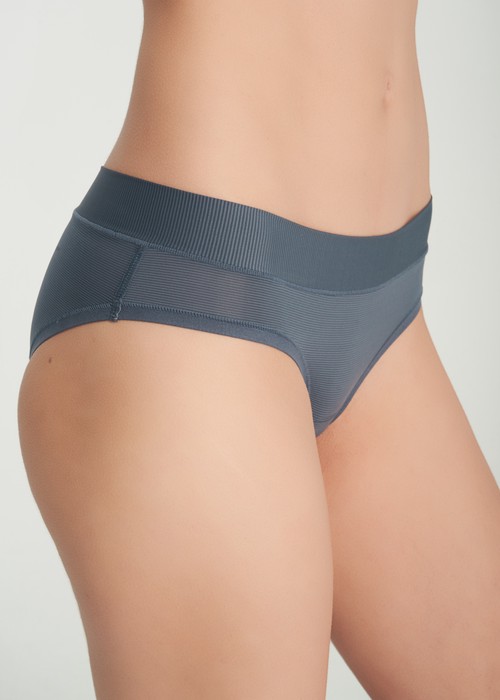 冰絲涼感抗菌．親膚中腰三角內褲（冰川藍）